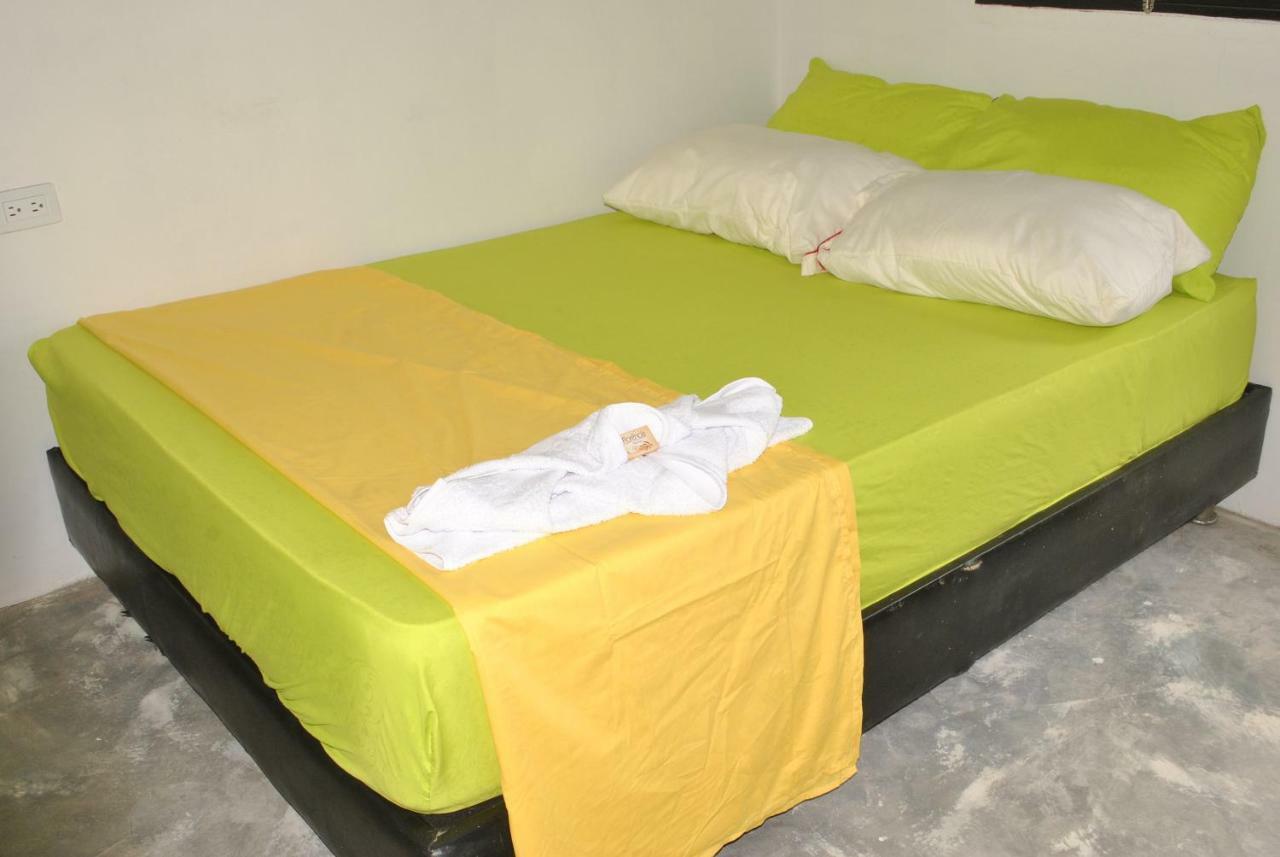 Camarones Hostal Castillo Del Mar מראה חיצוני תמונה