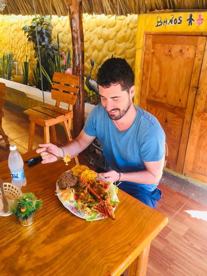 Camarones Hostal Castillo Del Mar מראה חיצוני תמונה
